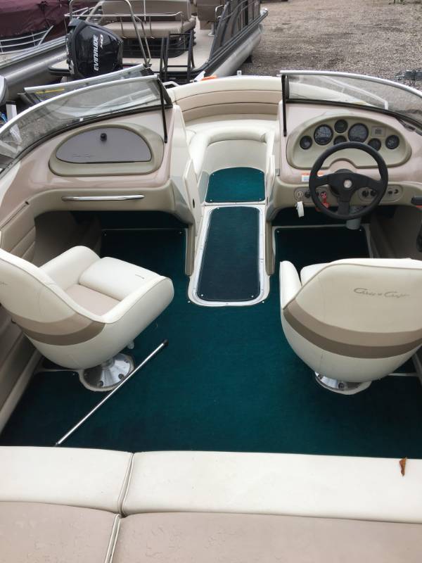 lot 1413 image: 1994 Chris Craft 217 Concept