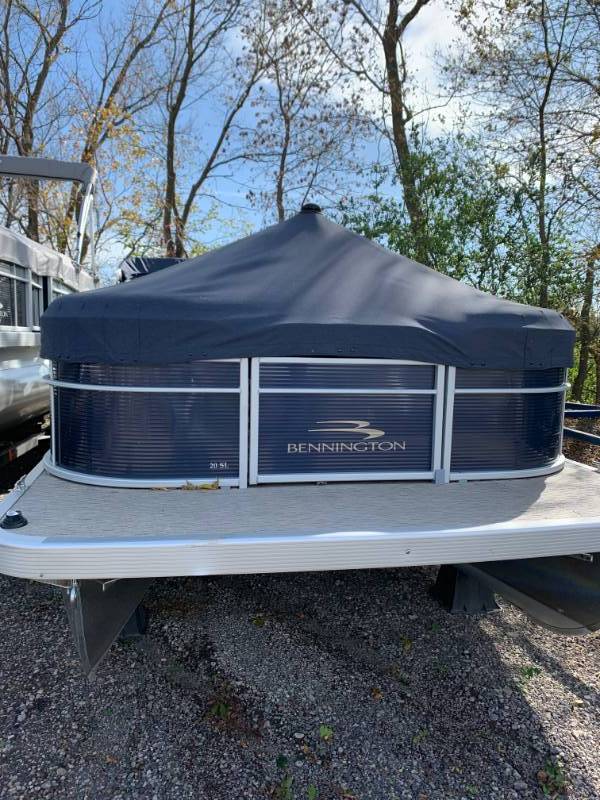 lot 1450 image: 2018 Bennington 20SL 