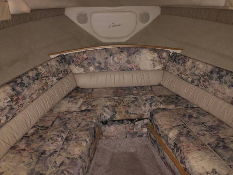 lot 1420 image: 1997 Bayliner Cierra 2650