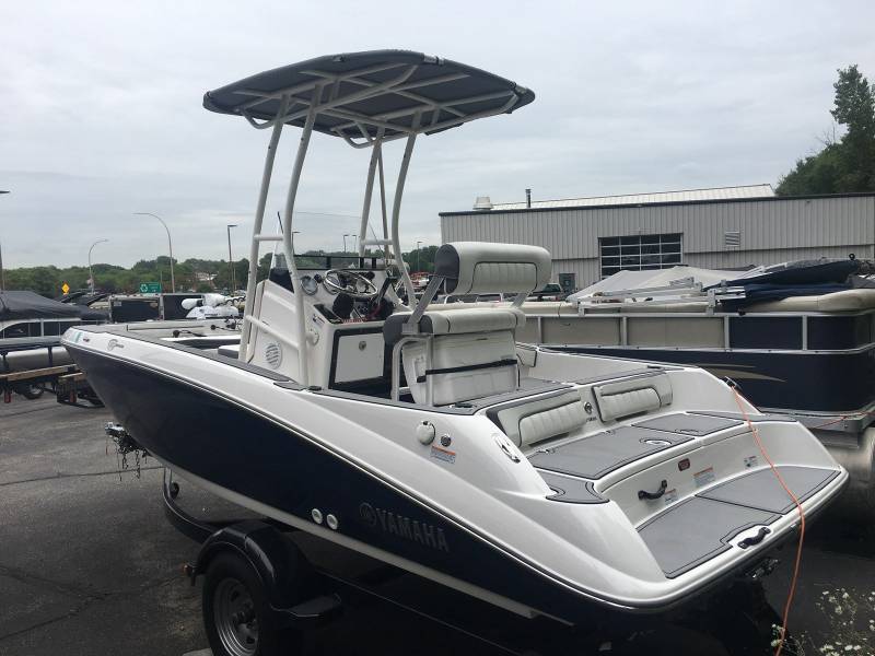 lot 1490 image: 2017 Yamaha 190 FSH Sport