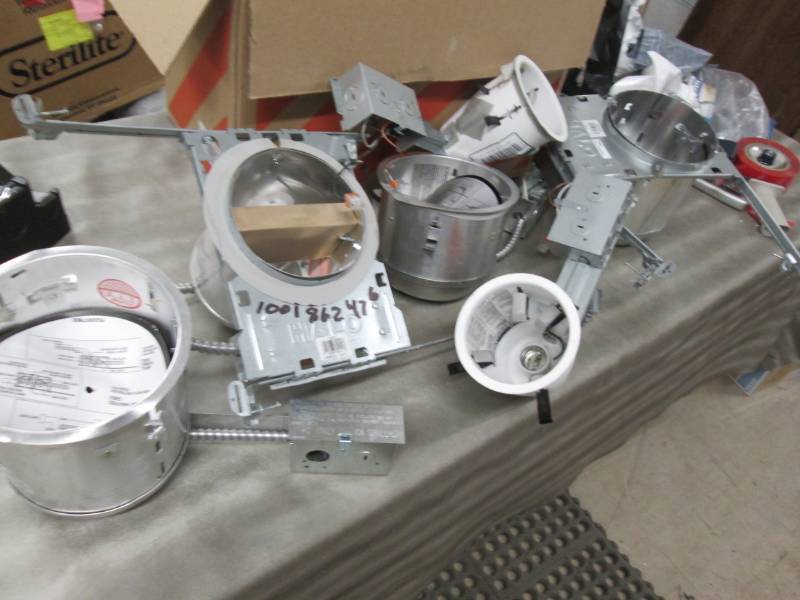 lot 89 image: 6 Assorted Open Box Can Lights...
