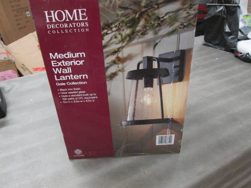 lot 146 image: Home Decorators Collection Medium E...