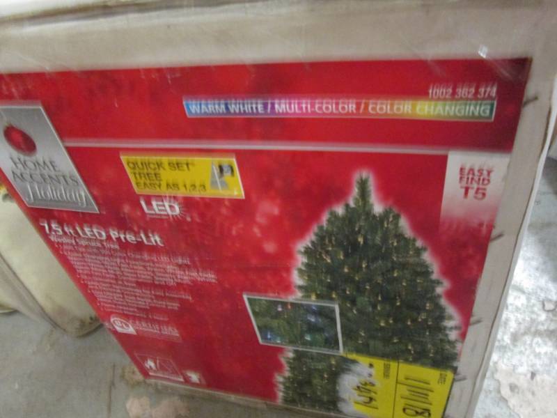 lot 169 image: Home Accents Holiday 7.5 ft Prelit ...