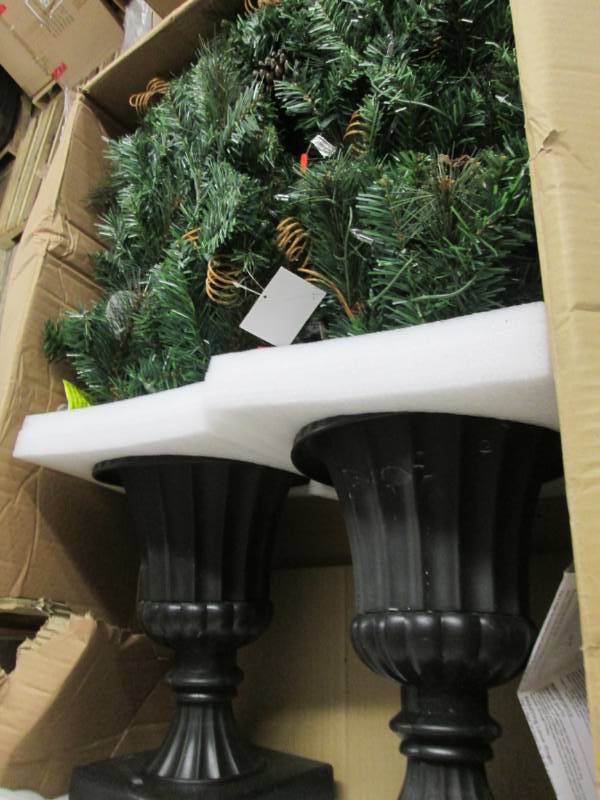 lot 208 image: Home Accents Holiday Double 4 ft. P...