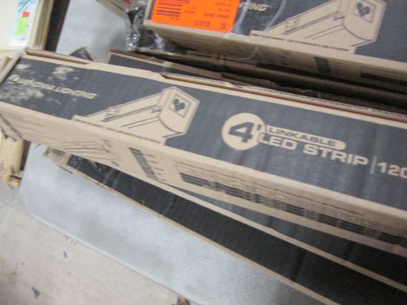 lot 221 image: Lithonia Lighting MNLK L48 840 M4 L...
