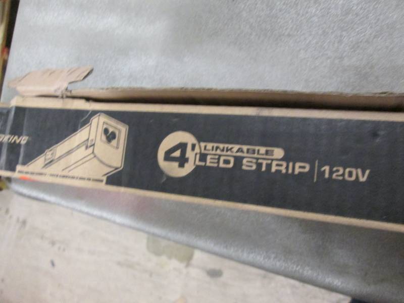 lot 236 image: Lithonia Lighting MNLK L48 830 M4 L...