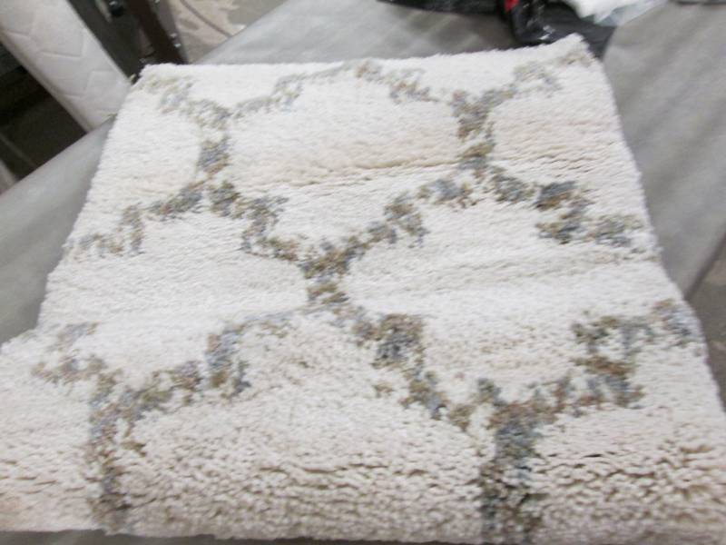 lot 273 image: Home Decorator Collection 2x4 Corsi...