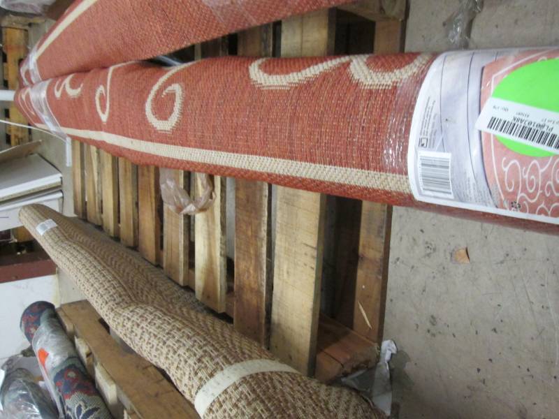 lot 279 image: Hampton Bay Scroll Terrcotta 7ft 10...