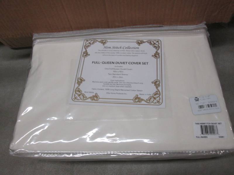 lot 300 image: FullQueen Duvet Cover Set...
