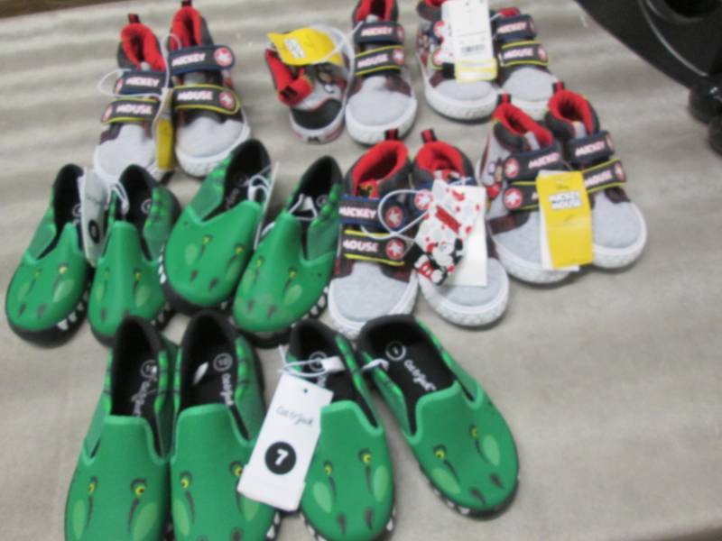 lot 318 image: 8 Pairs Assorted Sized Kids Shoes...