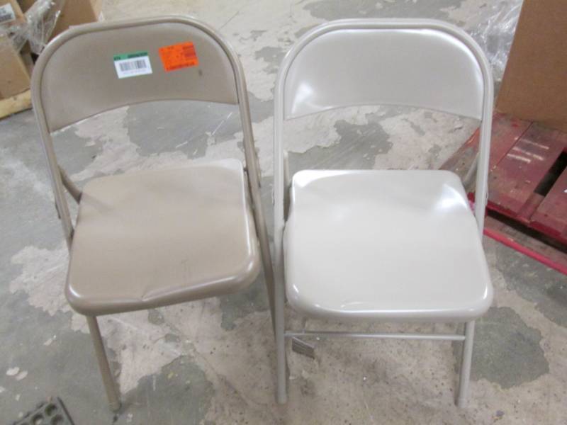lot 320 image: 2 Metal Folding Chairs...