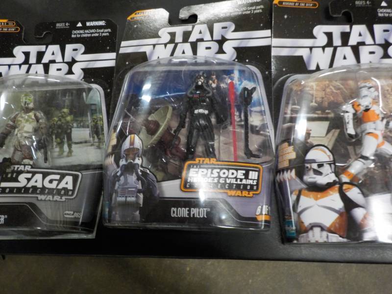 lot 9 image: Star Wars new in package set of 3...
