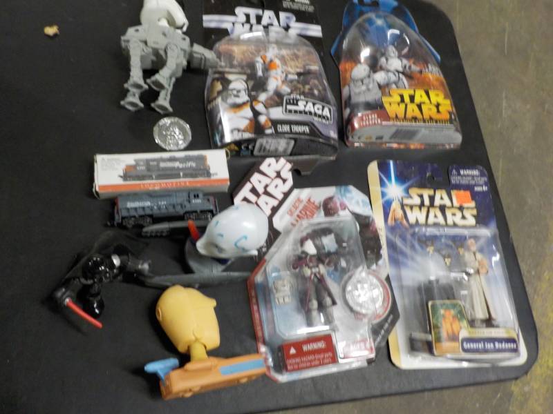 lot 14 image: Star Wars and more Collectibles...