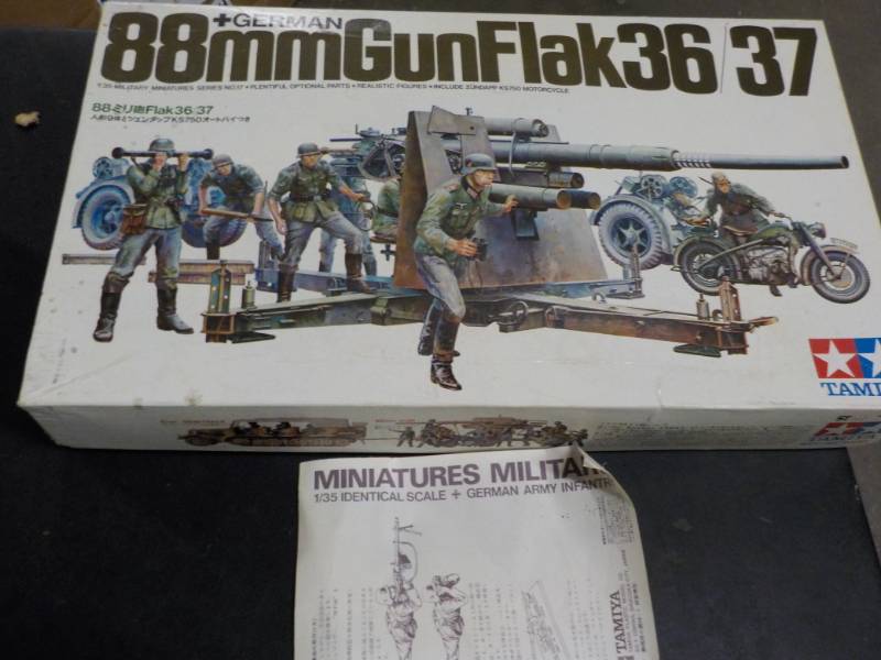 lot 18 image: 88 mm Gun Flak 3637...