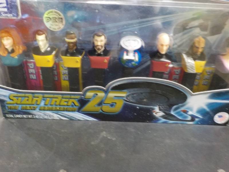 lot 20 image: Star Trek 25 PEZ Collectibles...