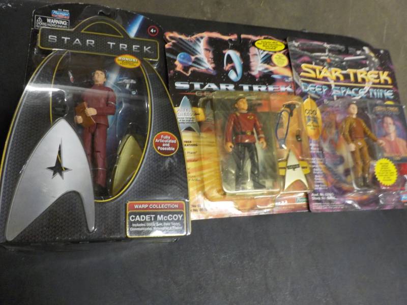 lot 21 image: Star Trek new in package set of 3...
