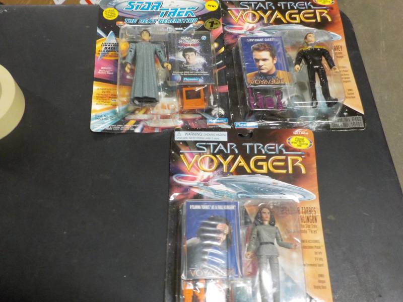 lot 28 image: Star Trek set of 3 Packages and emp...