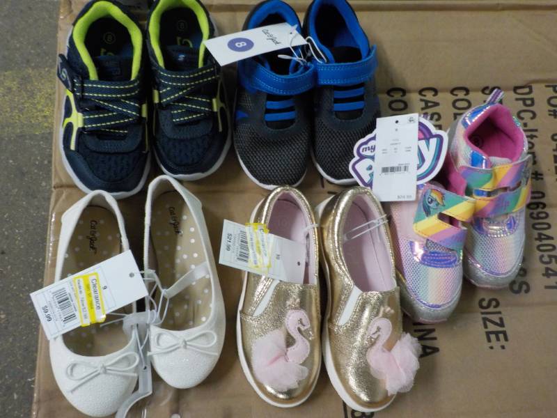 lot 45 image: 5 pair size 8 ,9, 10 childrens sho...