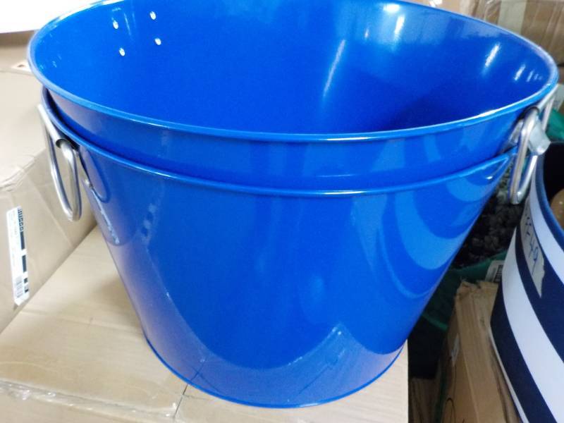 lot 61 image: Set of 2 Beverage Metal Tubs- 16 d...