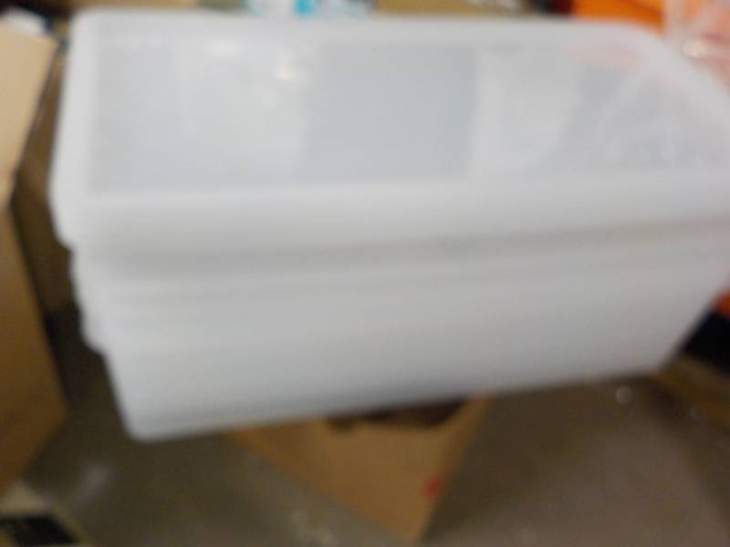 lot 62 image: 4 Plastic Storage Tubs with Lids - ...