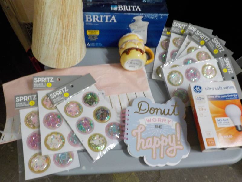 lot 76 image: Spritz Stackers, Light Bulbs, Lamp-...