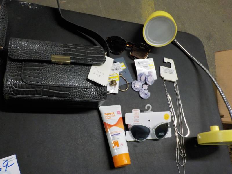 lot 79 image: Purse, Sunglasses, Jewelry, Lamp an...