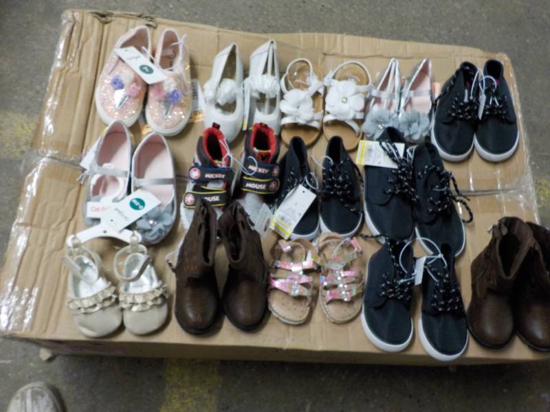 lot 87 image: 14 pair childrens shoes...