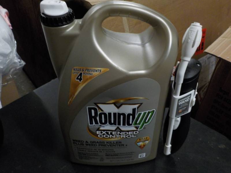 lot 112 image: 1.1 gallon Round Up Extended Contro...
