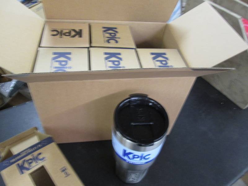 lot 182 image: 6 Kpic 30 oz Insulated Tumblers Kee...