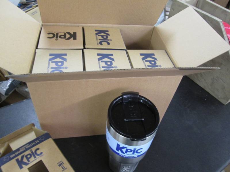 lot 183 image: 6 Kpic 30 oz Insulated Tumblers Kee...