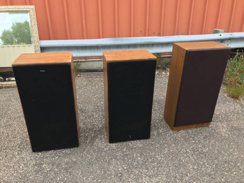 lot 14 image: Pair Of Jensen Floor Speakers, Untested, Has A Third Unmarked Speaker With It