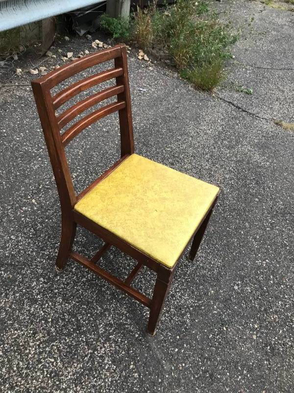 lot 5 image: Vintage Wood Chair