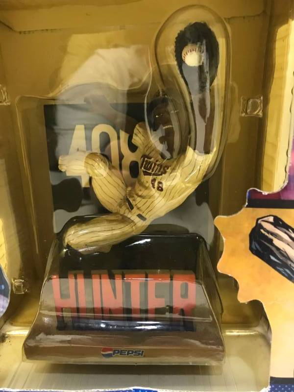 lot 39 image: Tori Hunter Bobble Dobbles Figurine, Unused