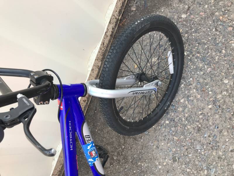 lot 5 image: Specialized Hotrock Boys Bicycle Bike, Good Condition, Needs New Grips, Has Sticker On It