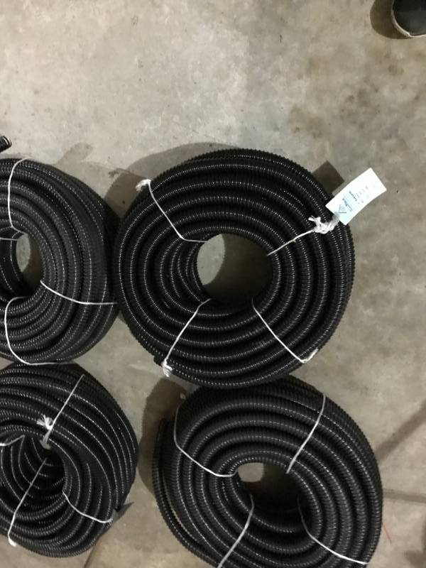 lot 80 image: Lot Of Four Flex Hoses