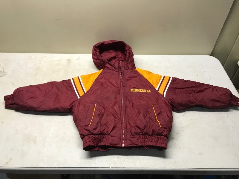 lot 86 image: Childrens Size Small (8) Minnesota Gopher Jacket Parka