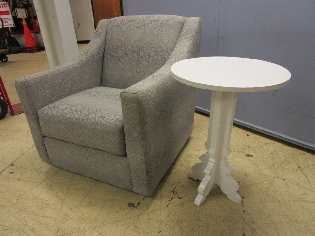 lot 110 image: BAUHAUS UPHOLSTERED CHAIR WITH ACCENT TABLE