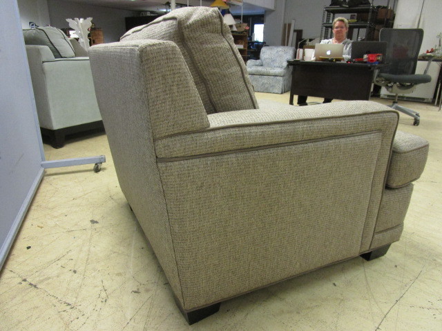 lot 111 image: CONTEMPORARY UPHOLSTERED ACCENT CHAIR