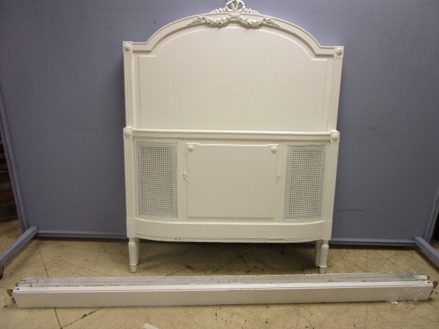lot 122 image: TWIN SIZE OFF WHITE WOODEN BED