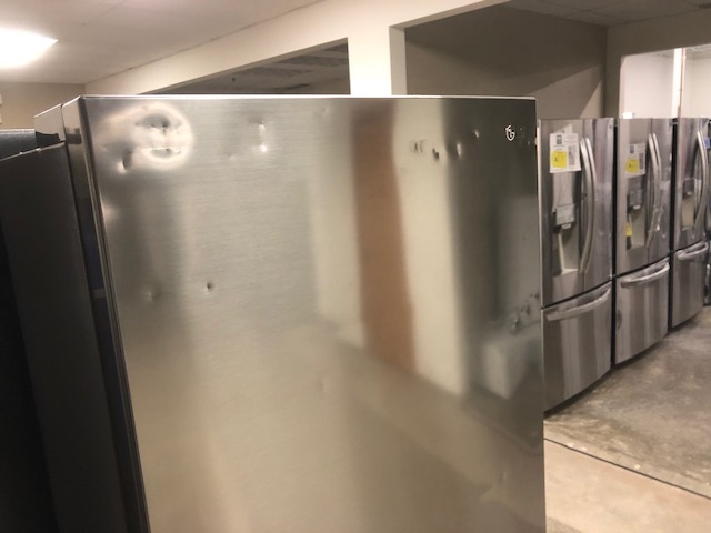lot 6 image: LG Refrigerator
