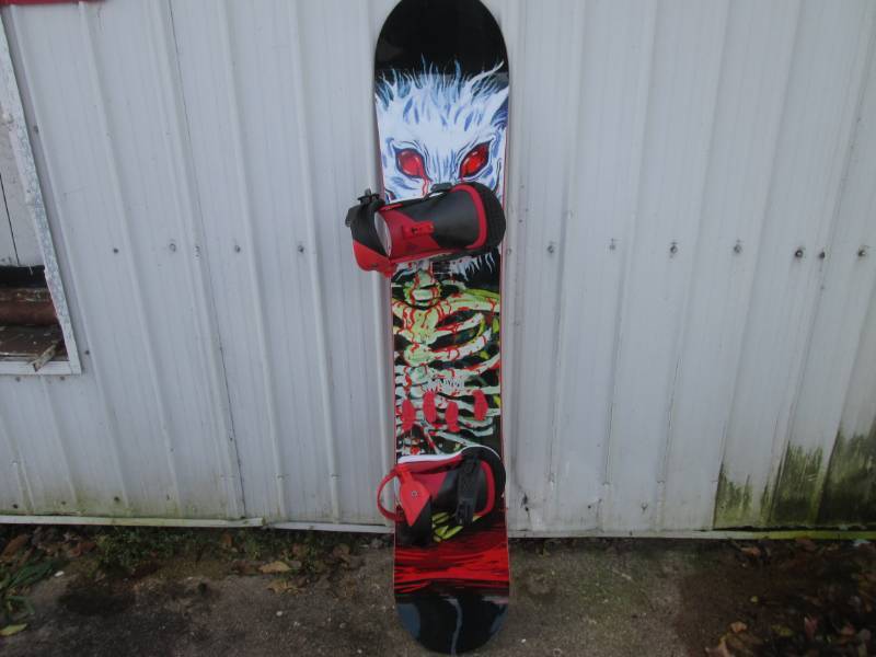 lot 7 image: Monument Snowboard  RMT...