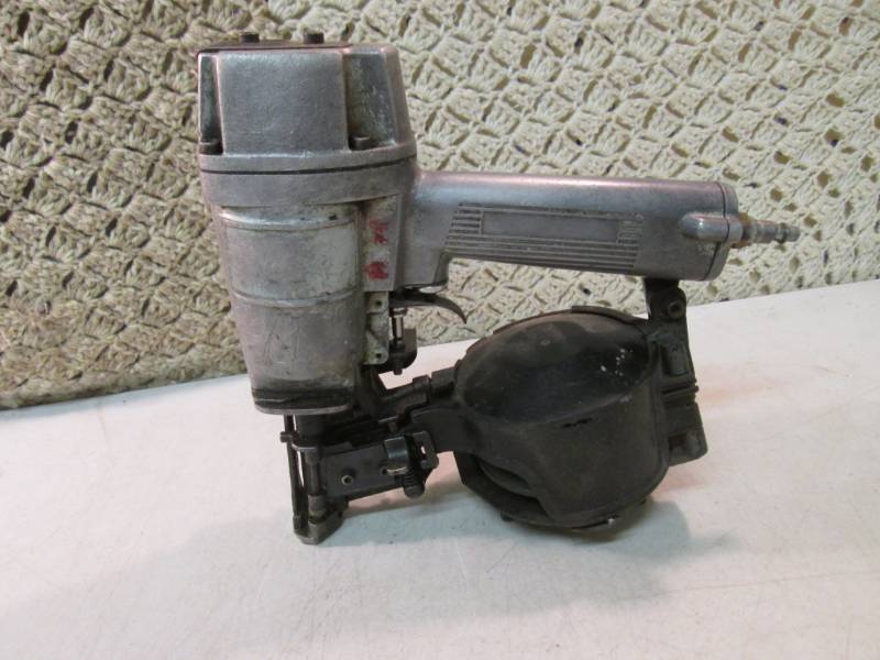 lot 18 image: Angled Roofing Coil Nail Air Gun  R...