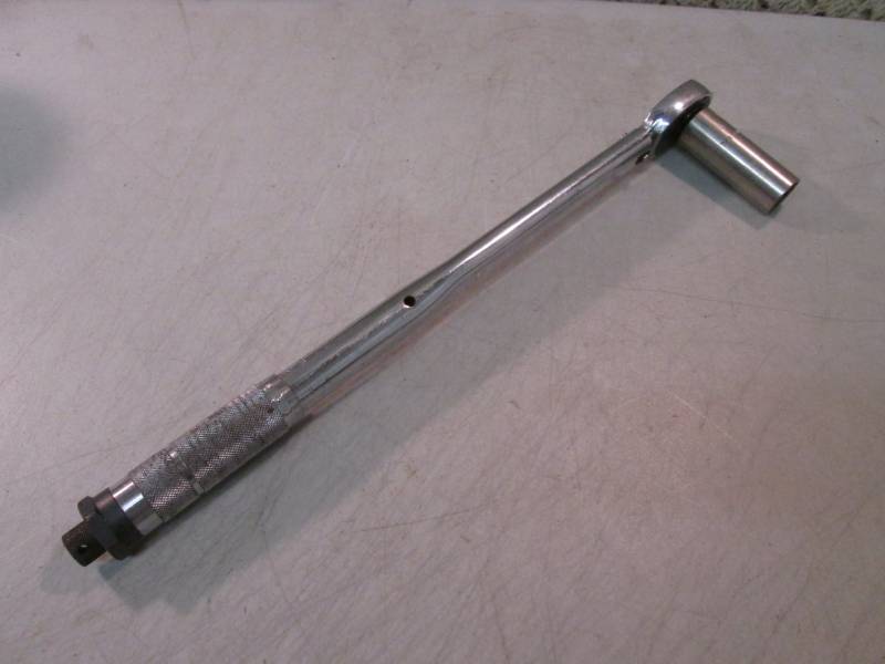 lot 37 image: 12 Torque Wrench Foot Pounds with...