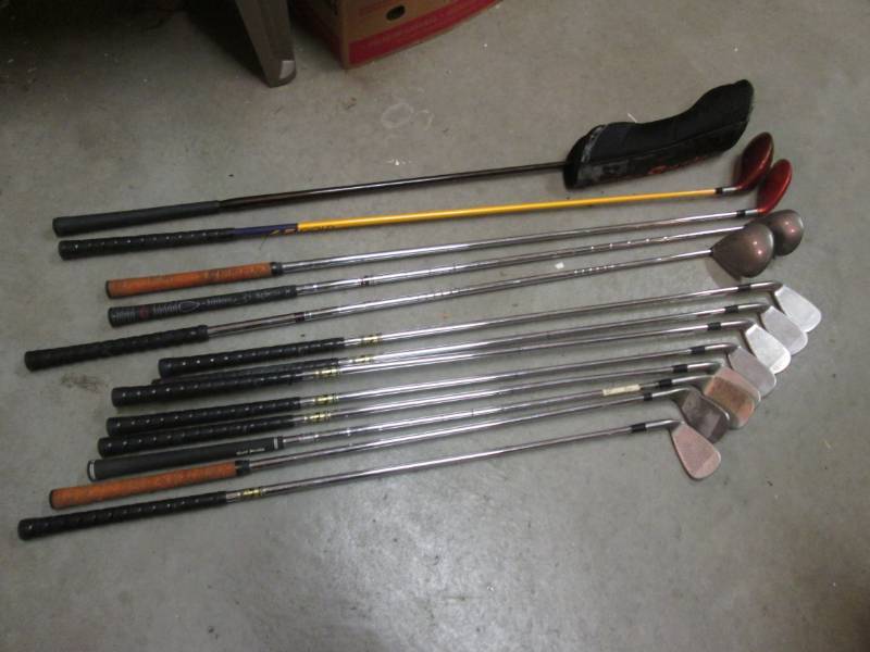 lot 50 image: Lot of Assorted Golf Clubs Taylor M...