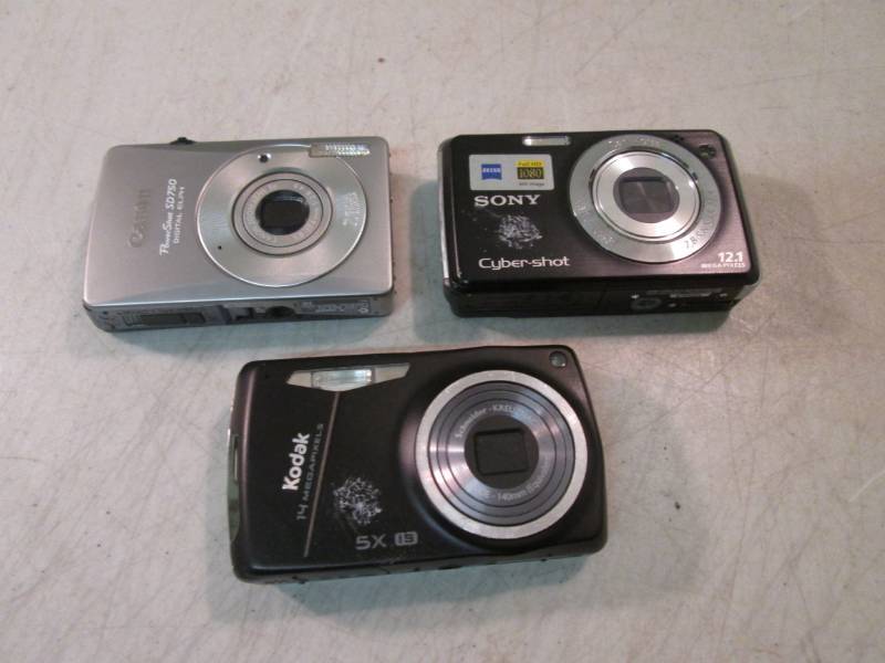 lot 85 image: Lot of 3 Digital Cameras No Charger...