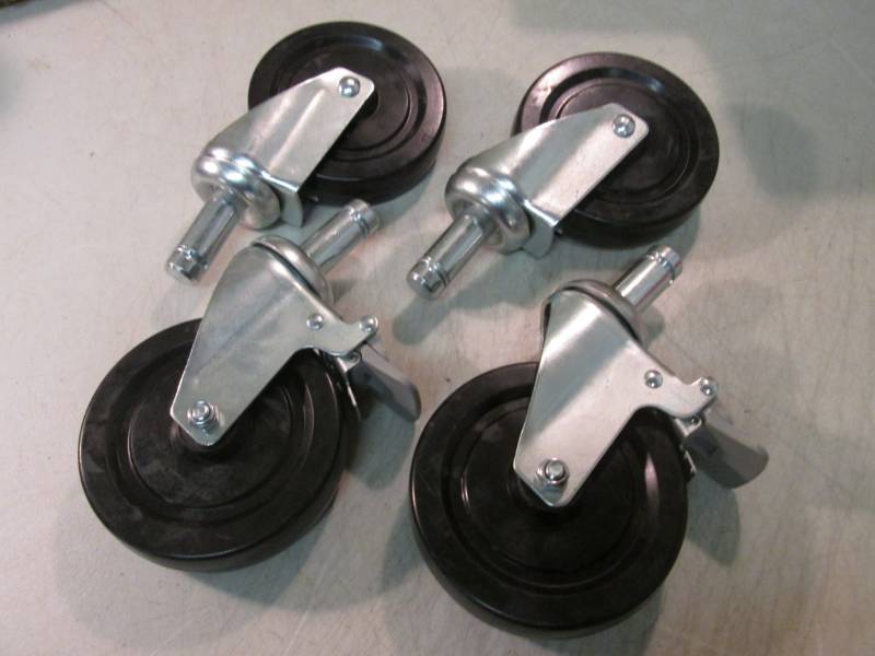 lot 102 image: Lot of 4 Heavy Duty 5 Casters All ...