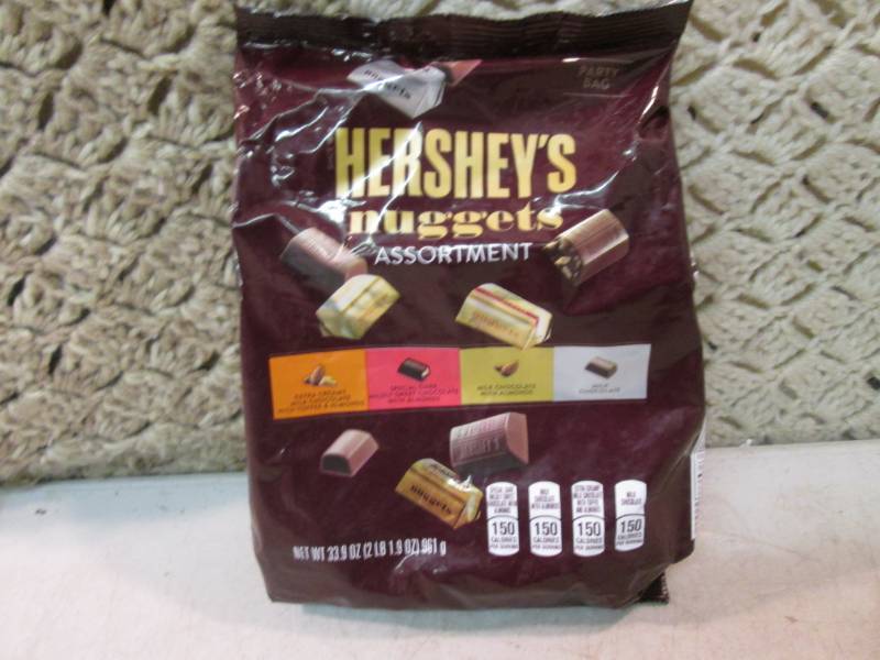 lot 126 image: Party Bag of Hersheys Nuggets Assor...