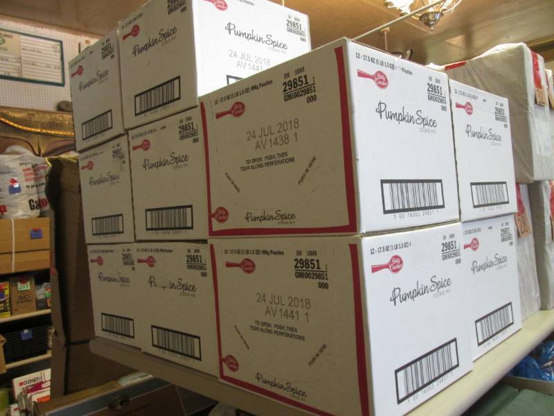lot 167 image: 10 Cases of Betty Crocker Pumpkin S...