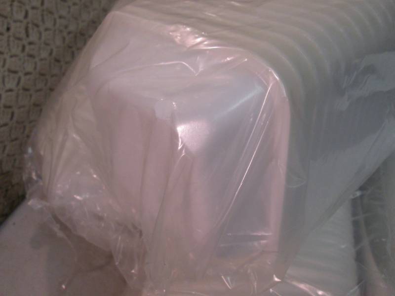 lot 193 image: 380 Foam Food Trays 6 x 6 x 1 34...