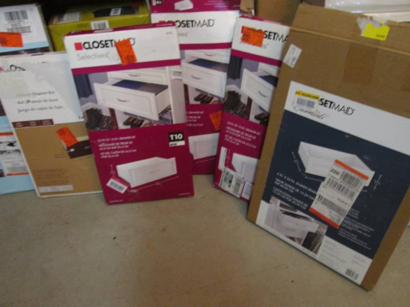 lot 204 image: Lot of 6 Assorted Closet Maid Drawe...